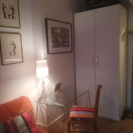 Charming Cozy Studio Near The Arc De Triomphe! * Parigi